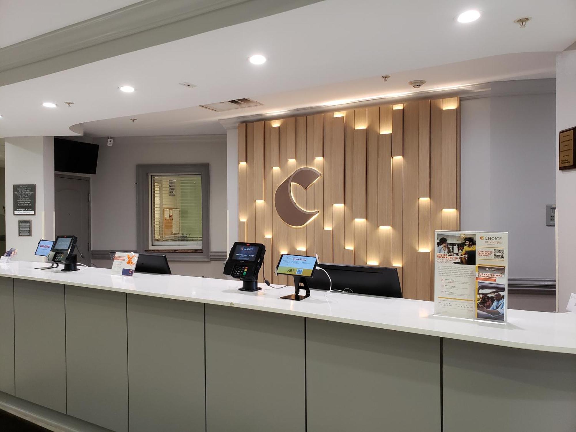 Comfort Suites Βαλντόστα Εξωτερικό φωτογραφία