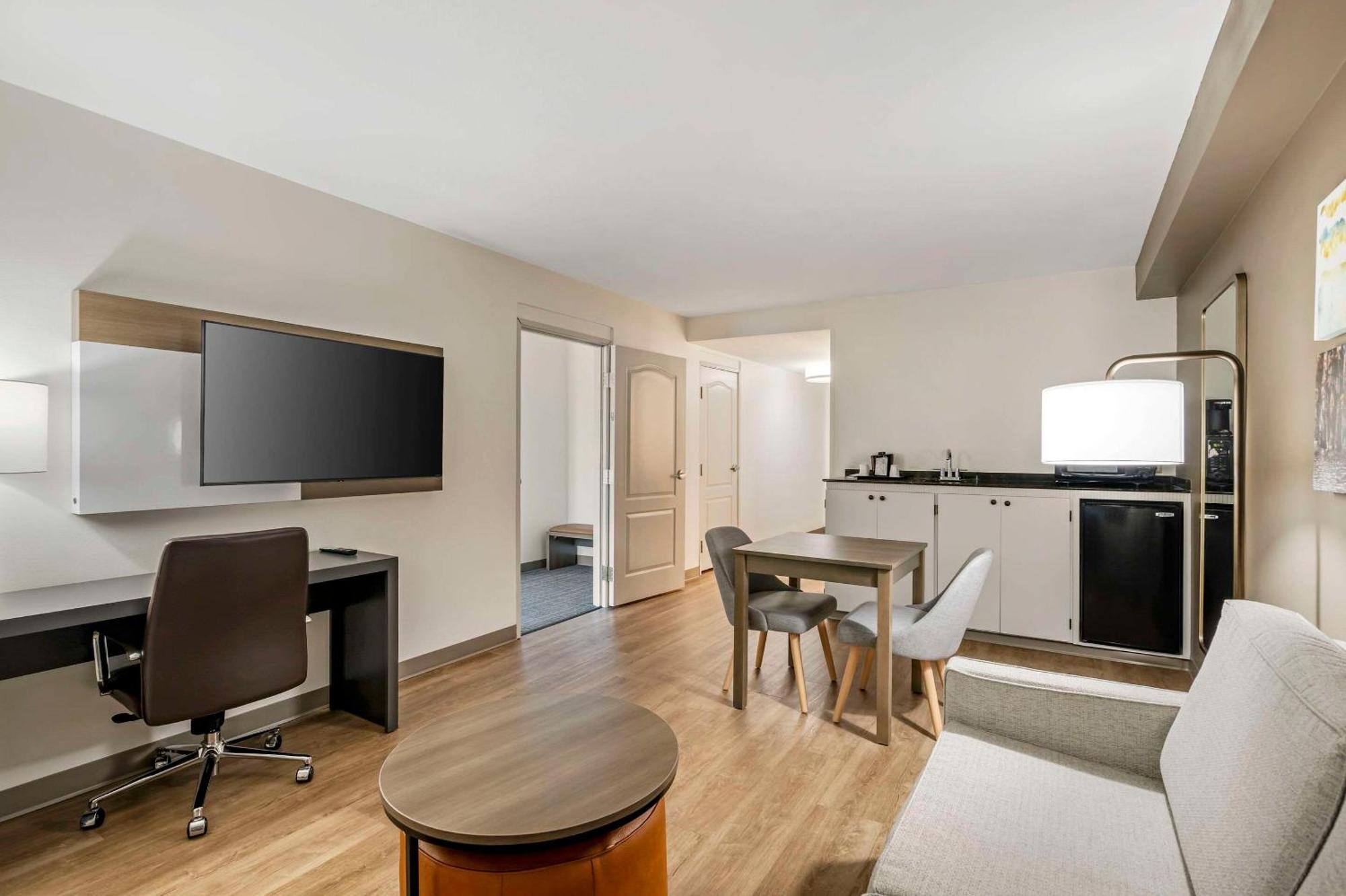 Comfort Suites Βαλντόστα Εξωτερικό φωτογραφία